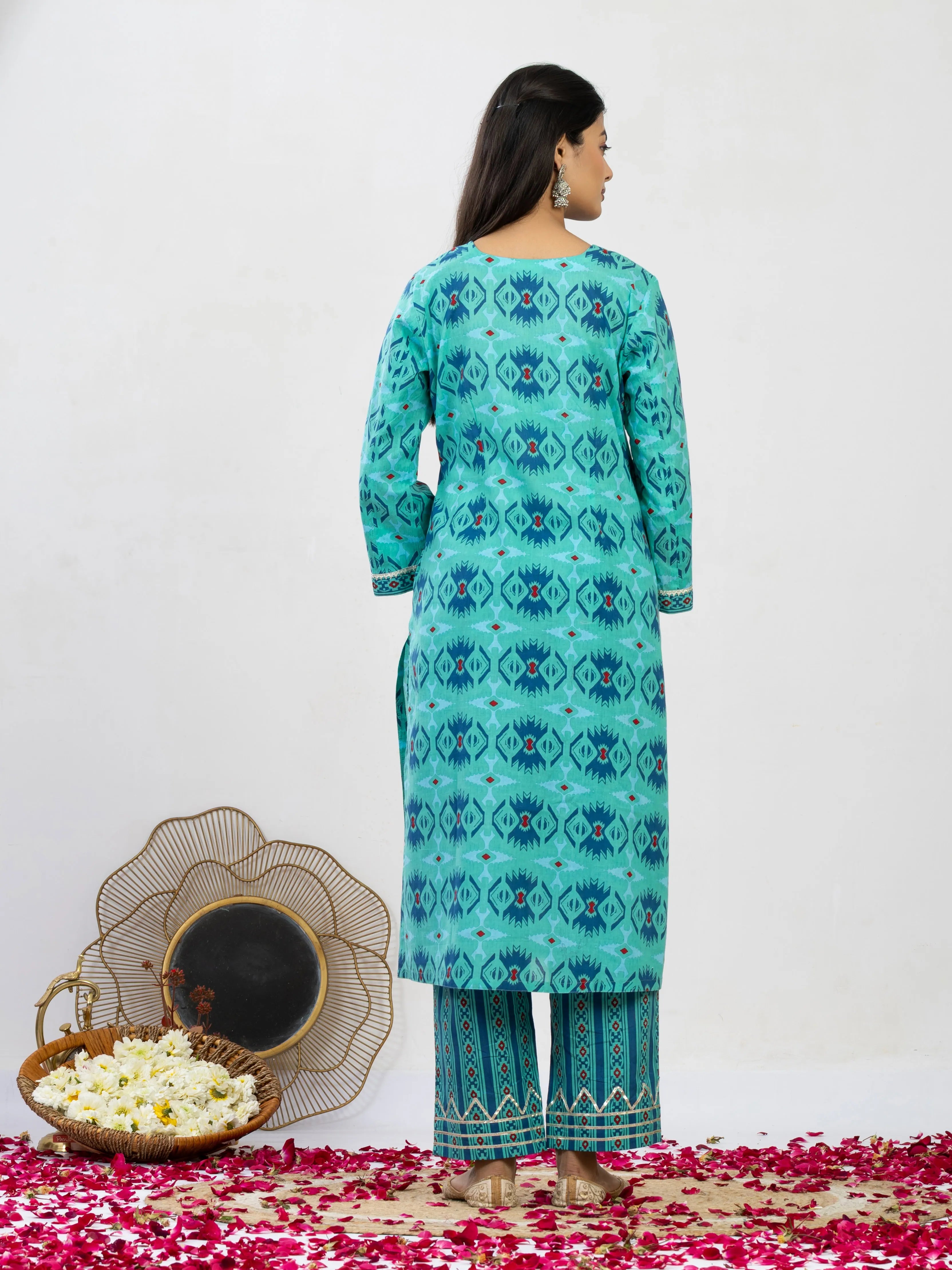 तारा | Handmade Emerald Green Ethnic Kurta Set with Cotton Dupatta
