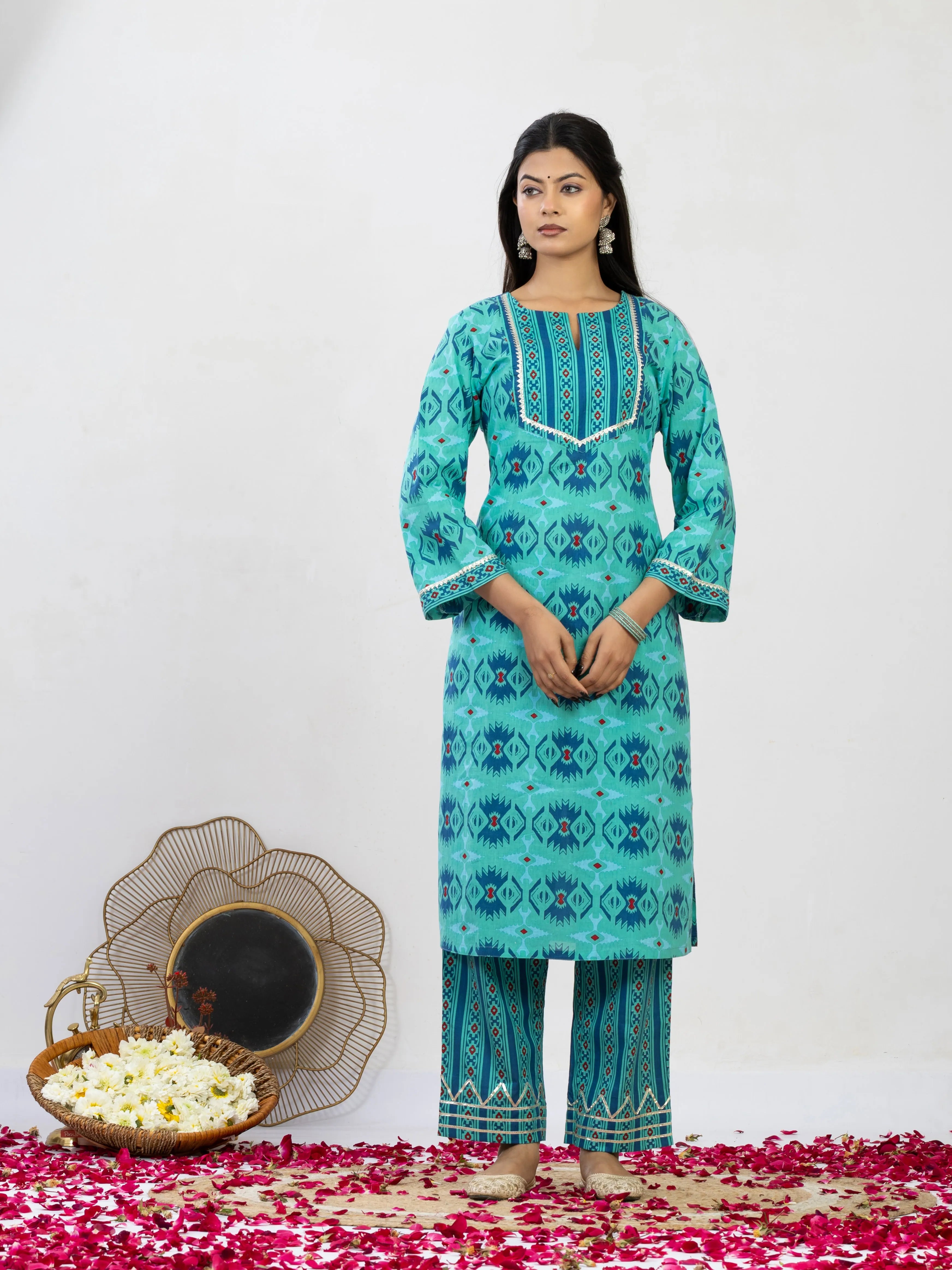 तारा | Handmade Emerald Green Ethnic Kurta Set with Cotton Dupatta