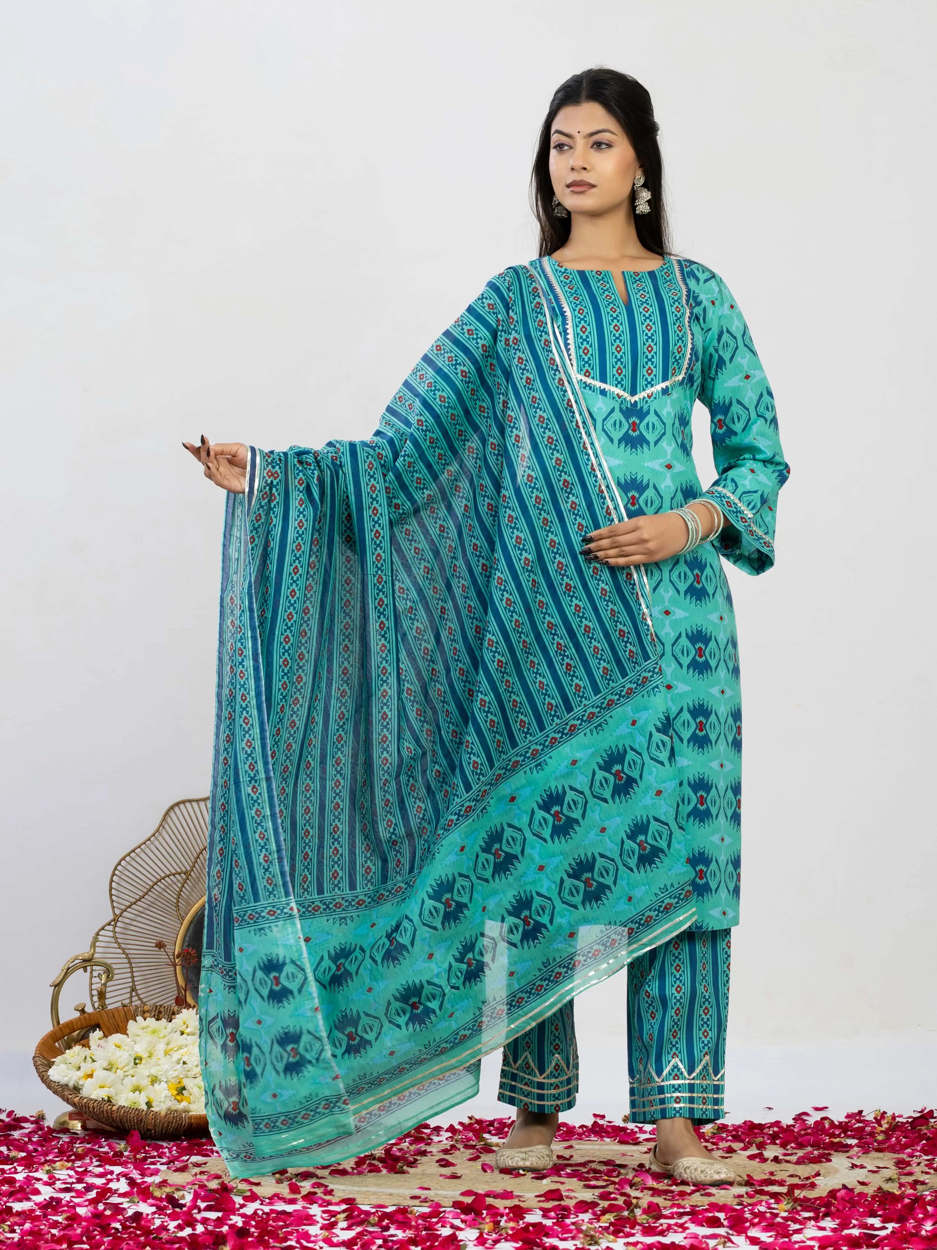 तारा | Handmade Emerald Green Ethnic Kurta Set with Cotton Dupatta