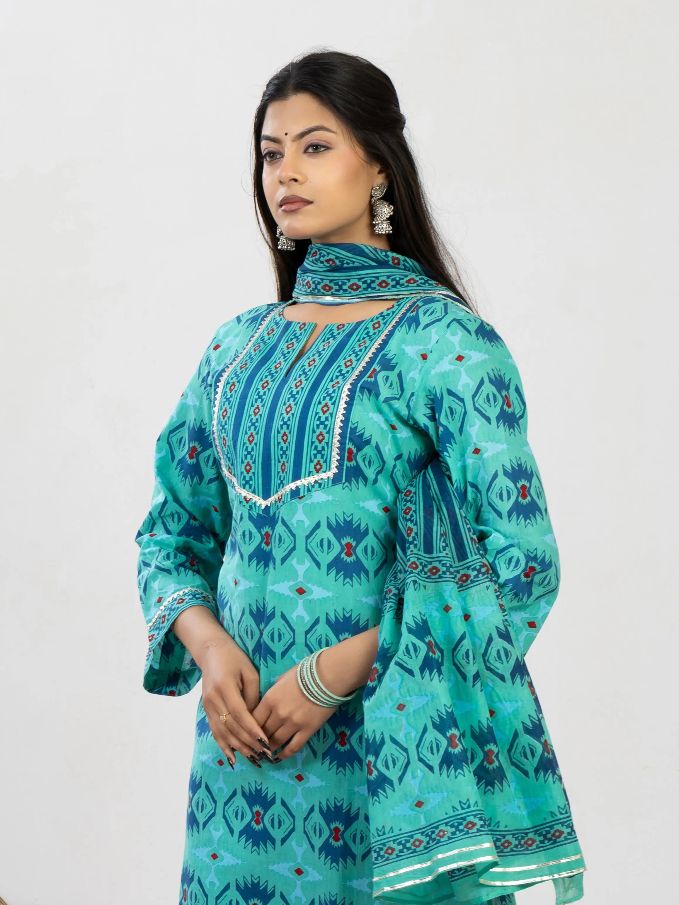 तारा | Handmade Emerald Green Ethnic Kurta Set with Cotton Dupatta