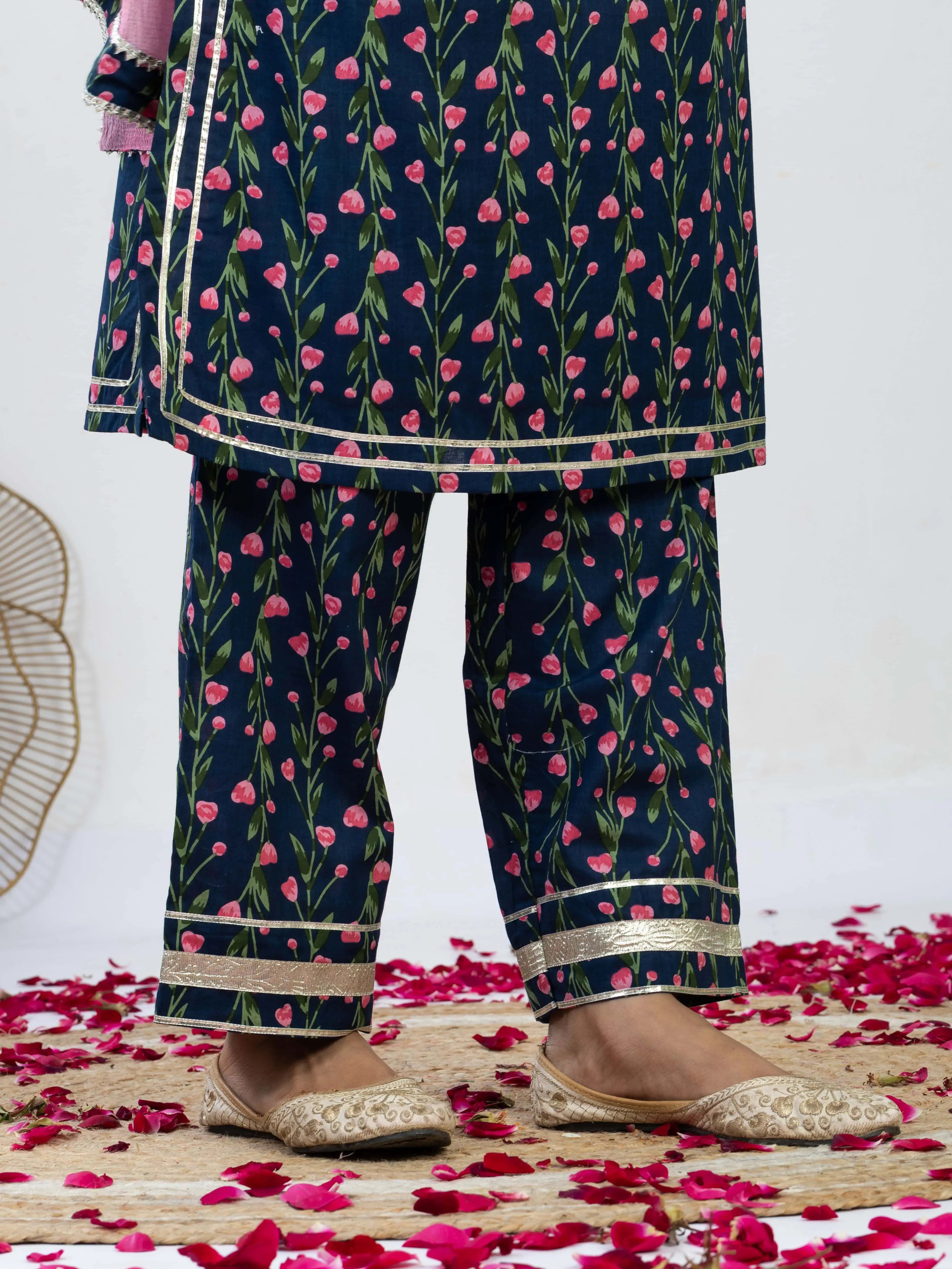 गुलरंग | Handmade Pure Cotton V-Neck Kurta Set with Chiffon Dupatta