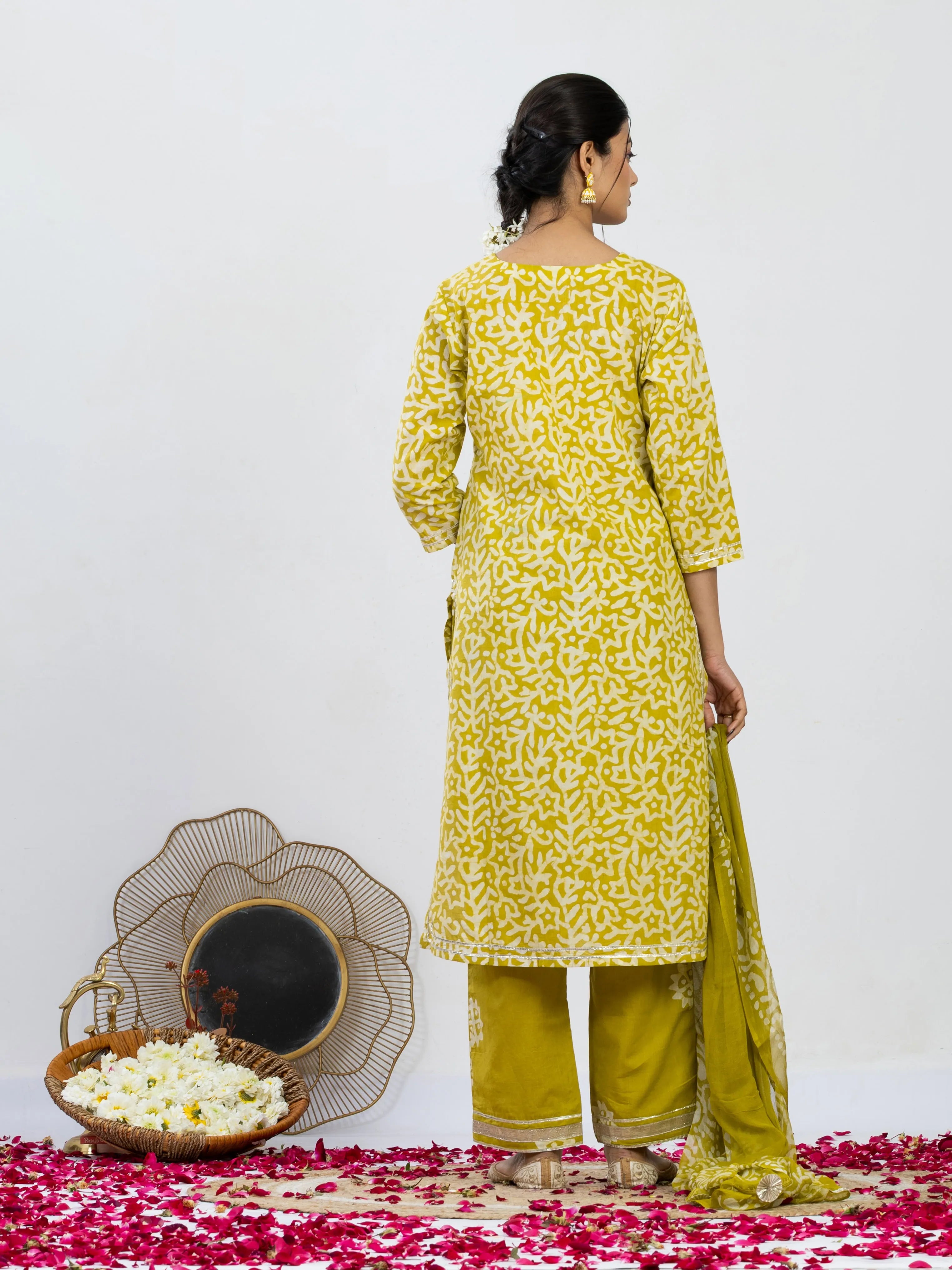 पीतांजलि | Handmade Pure Cotton Kurta Set with Chiffon Dupatta